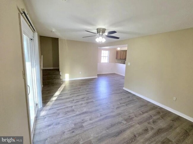 Building Photo - 525 Blackbird Dr