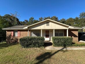 Building Photo - 413 Kingstree Rd