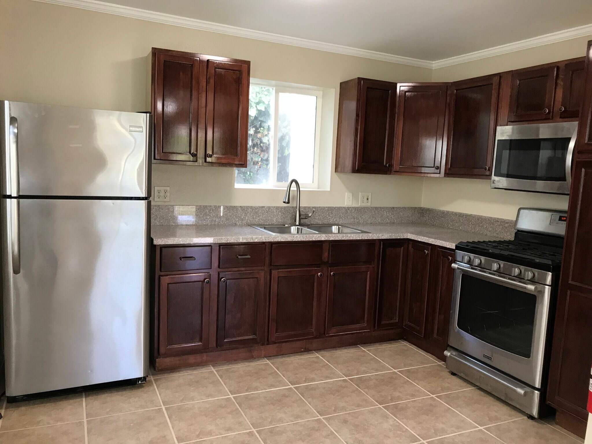 Building Photo - 367 Howell Rd