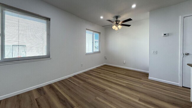 Building Photo - 3532 Rainbow Ln