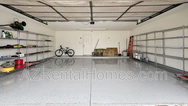 Building Photo - 1657 N Doran