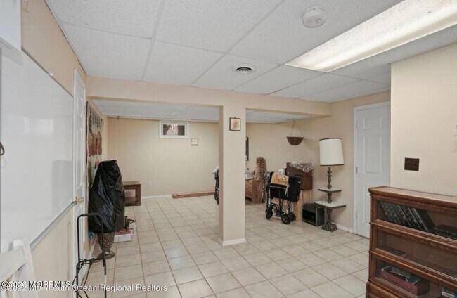 Building Photo - 5 Shepherds Way