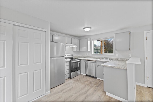 Building Photo - Garden Apartments