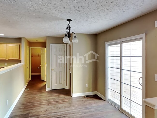 Building Photo - 3404 Bent Wood Cv
