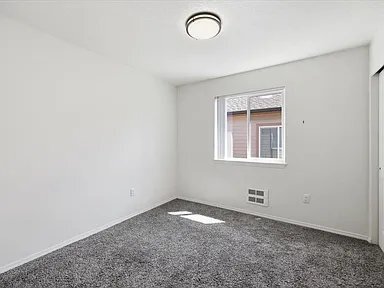 Building Photo - 408 N Pierce Rd