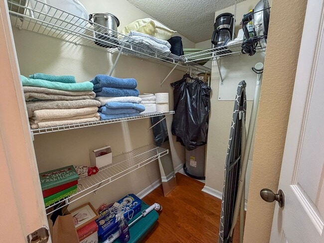 Building Photo - 2/2 Condo in The Links @ Haile Plantation - available end of April!