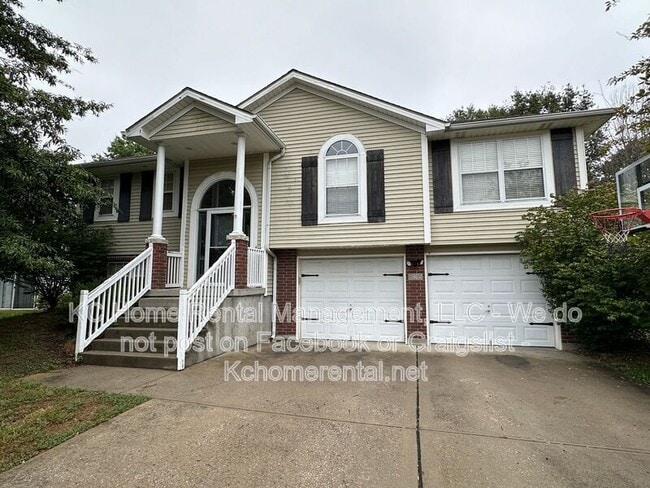 Building Photo - 625 NW Rosaceae Dr