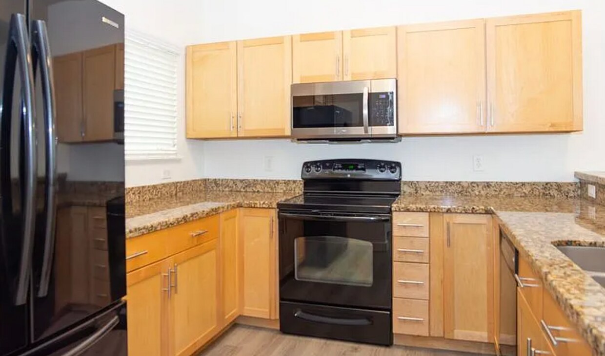 Building Photo - 520 S 500 E