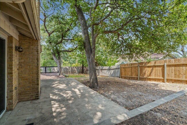 Building Photo - 11203 Bluff Canyon Dr