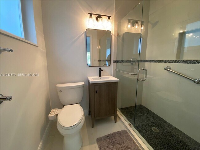 Building Photo - 5767 SW 35th St