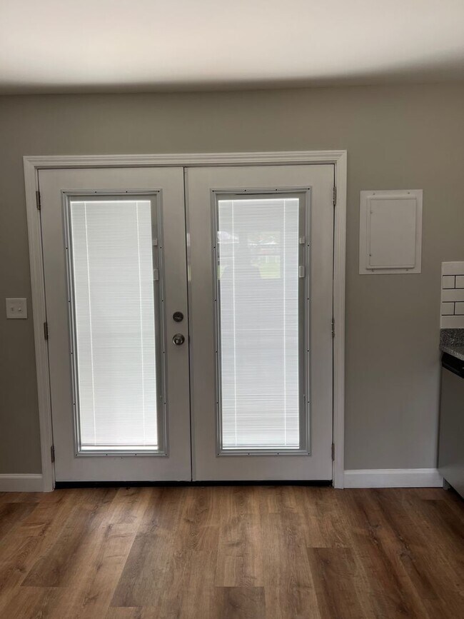 Building Photo - 2 Bedroom/1.5 Bath Townhouse Kingsport TN