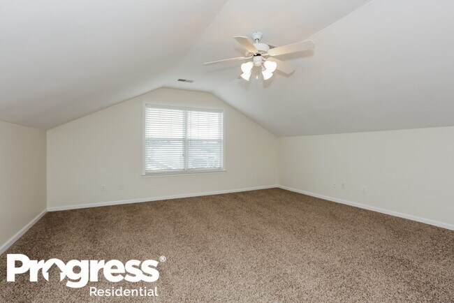 Building Photo - 10430 Carver Falls Rd