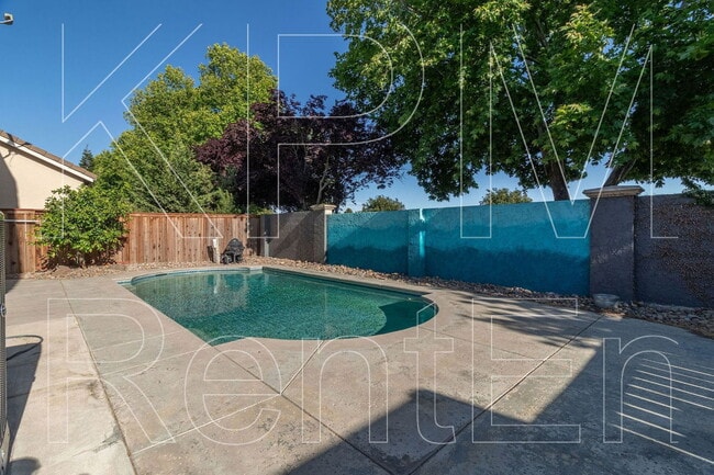 Building Photo - 6221 Crestview Cir