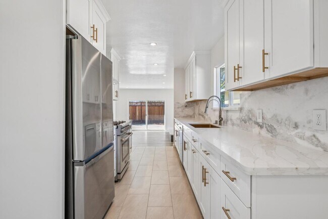 Building Photo - 700 Gull Ave