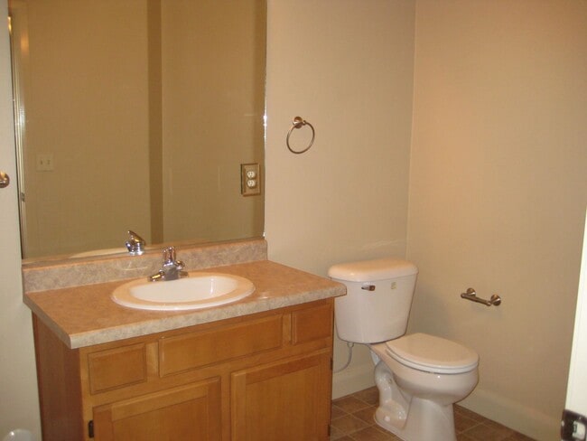 Building Photo - La Venita Condo #B3