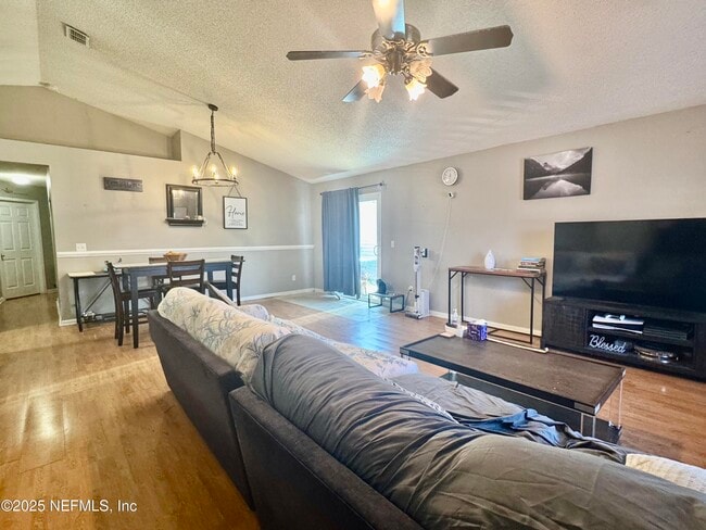 Building Photo - 11471 Mandarin Glen Cir W