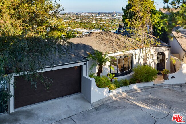 Building Photo - 1398 Miller Dr
