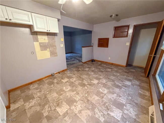 Building Photo - 3380 Sunnybrooke Dr