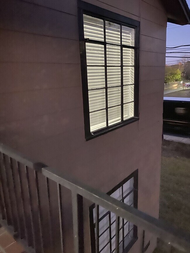 Building Photo - Bryn Mawr