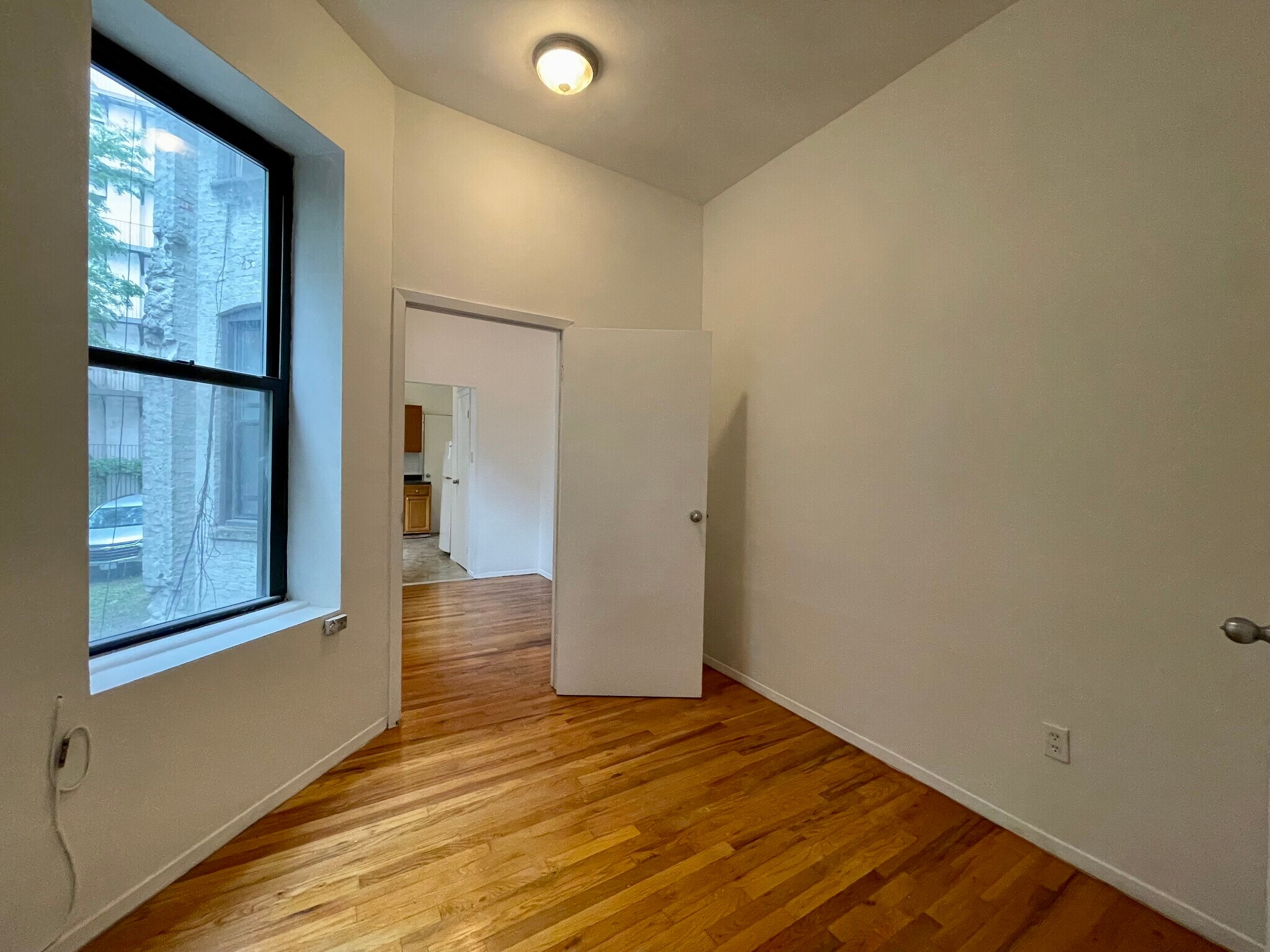 Building Photo - 180 E 101st St