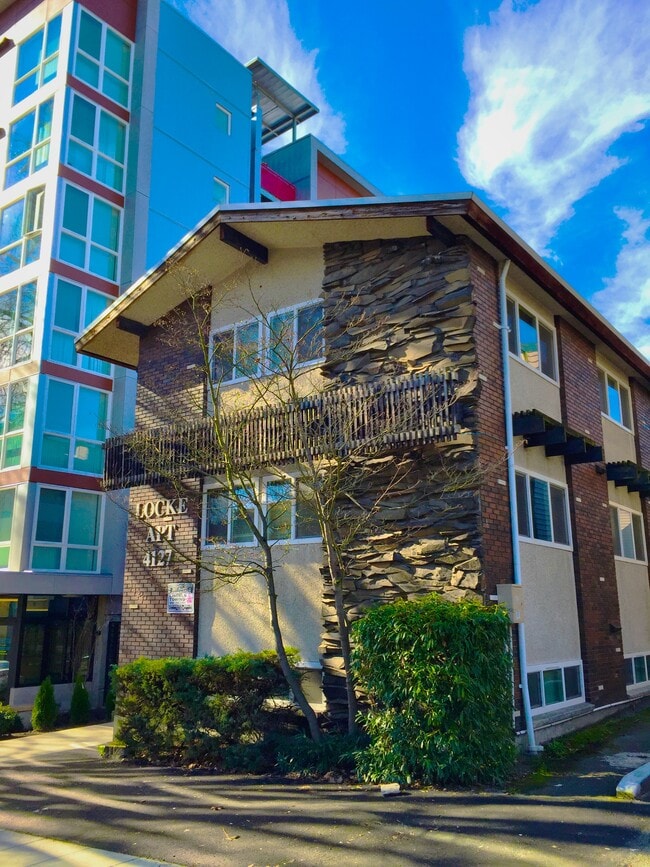 Primary Photo - Locke Apartments