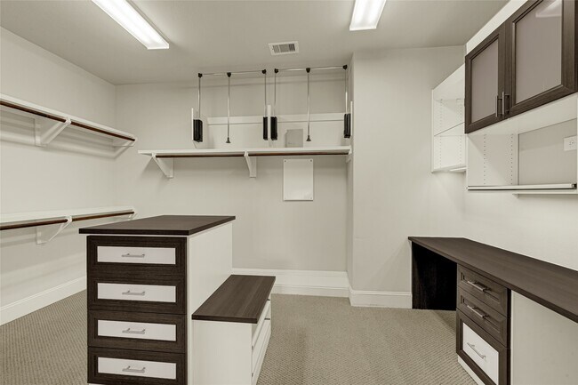 Building Photo - 5605 Cohn Meadow Ln