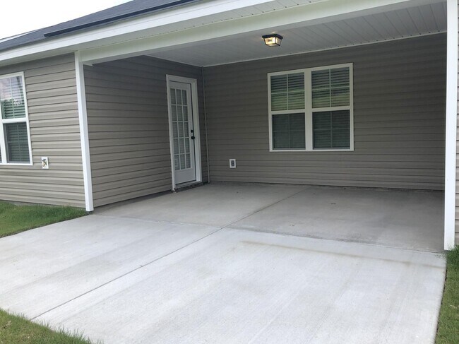 Building Photo - 895 Goodale Dr