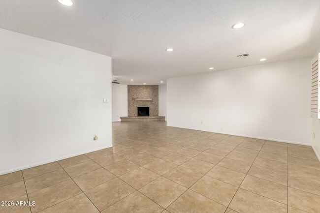 Building Photo - 6742 N 19th St