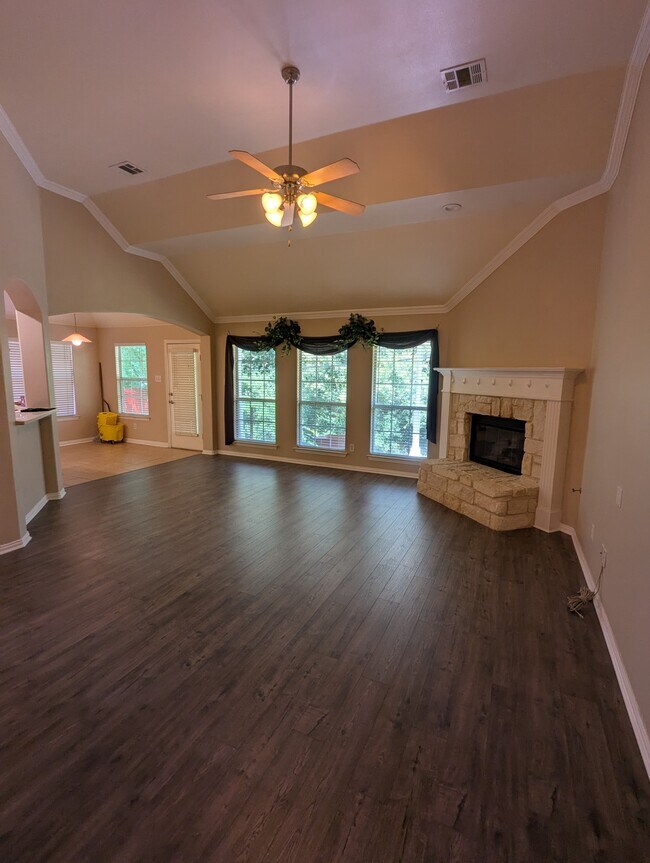 Building Photo - 3929 Cross Bend Dr