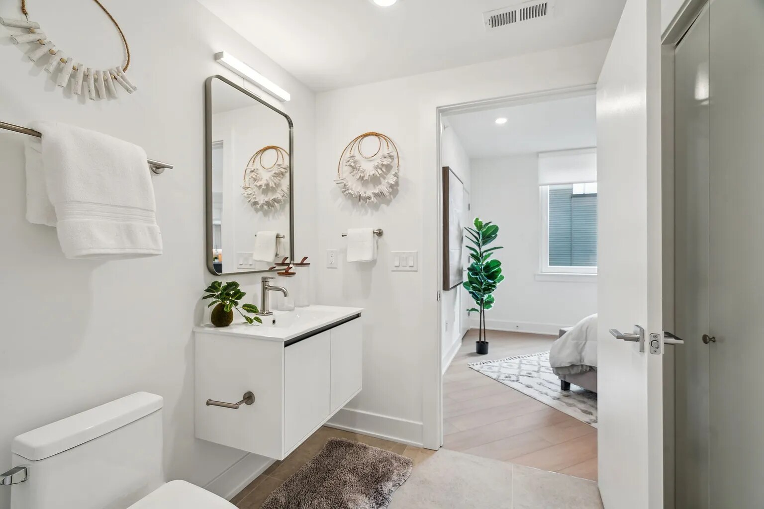 Building Photo - 2000 Dreer St