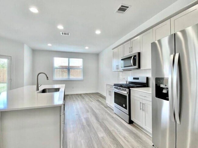 Building Photo - 1861 Bonham Ln