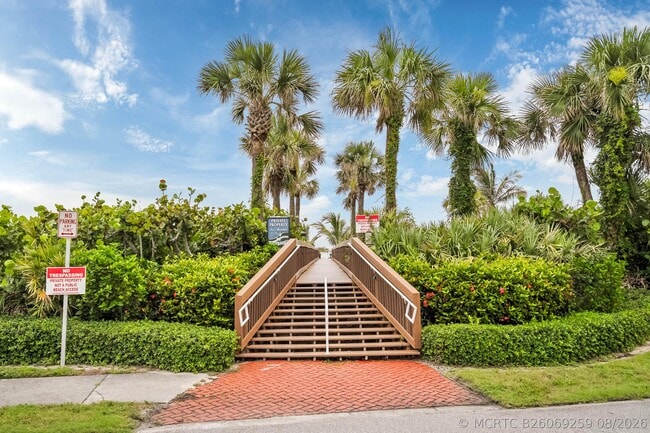 Building Photo - 5051 N Hwy A1A
