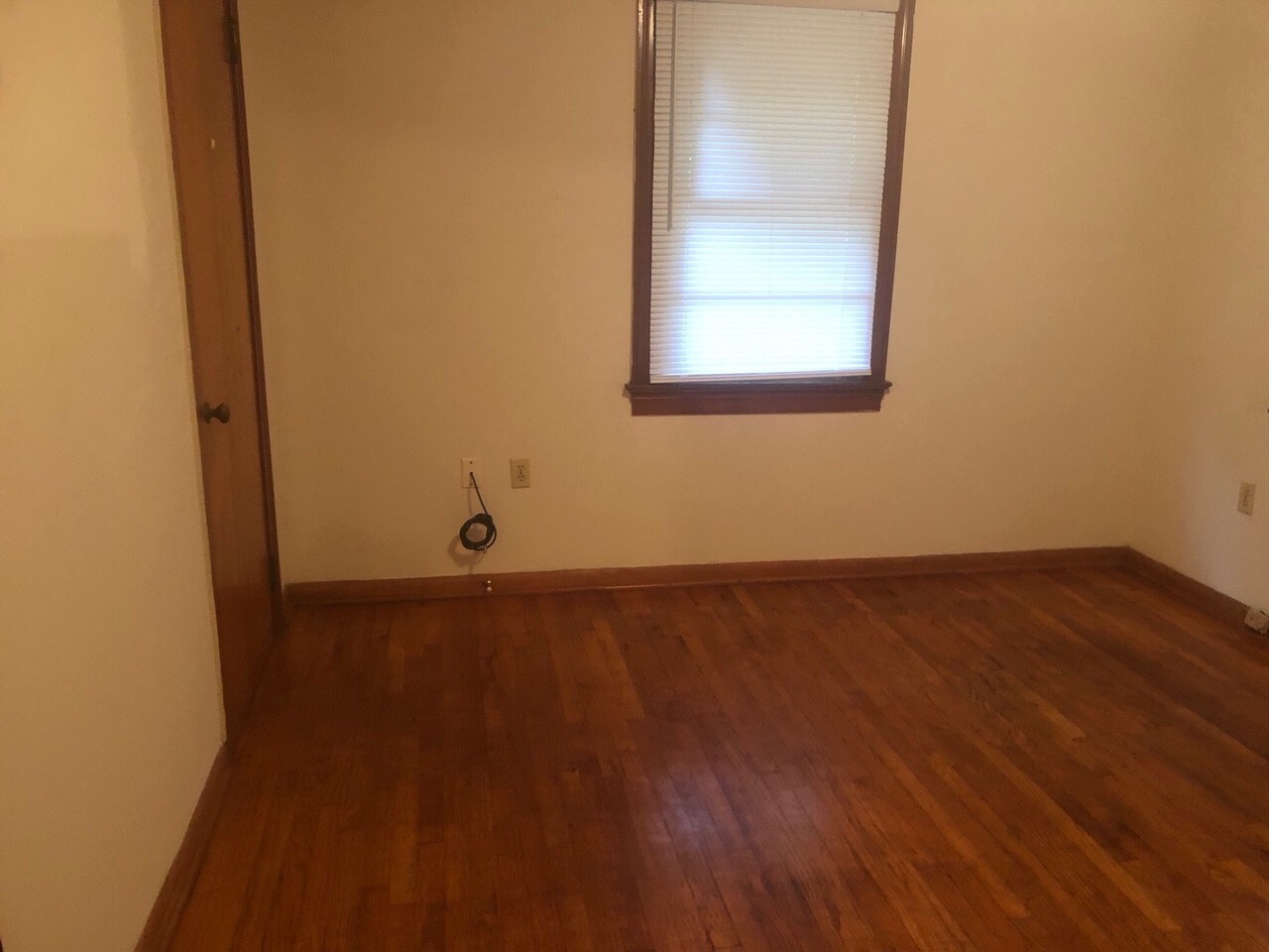 Building Photo - 704 E Thomas St