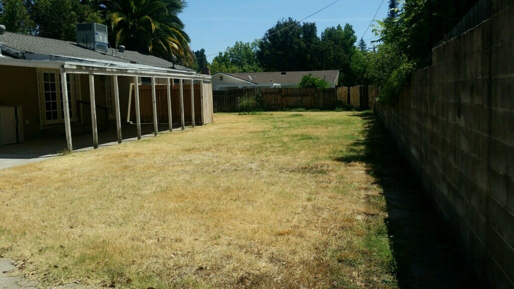 Building Photo - 8762 Kurts Ct