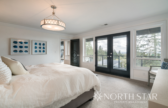 Building Photo - Stunning Modern Luxury in Southwest Hills