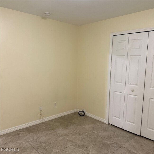 Building Photo - 4707 25th St SW