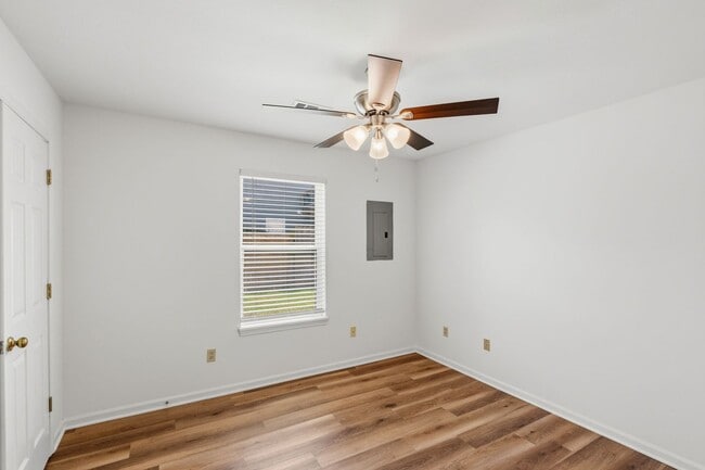 Building Photo - 2412-2414 Calder Ct.