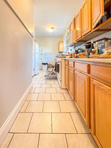 Building Photo - 209 Chestnut Hill Ave