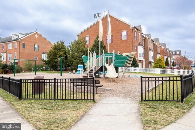 Building Photo - 9314 Penrose St
