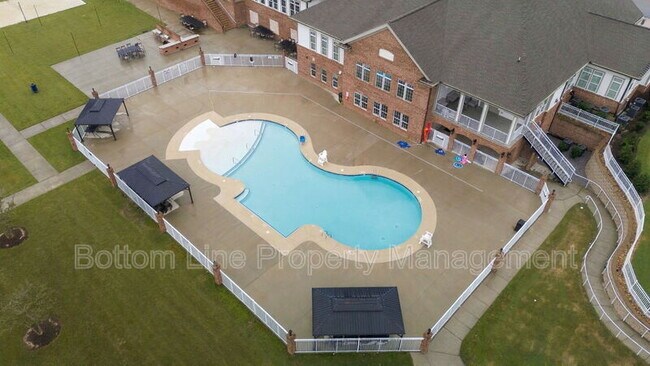Building Photo - 5000 Arkose Dr