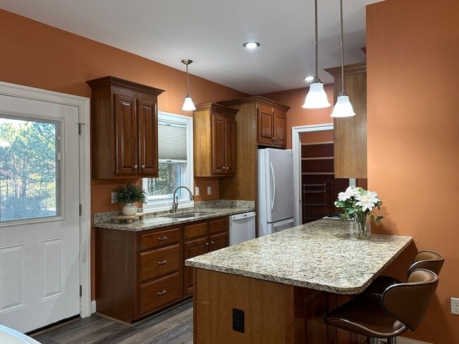 Building Photo - Lovely Custom Built Home with 2 Car Garage...