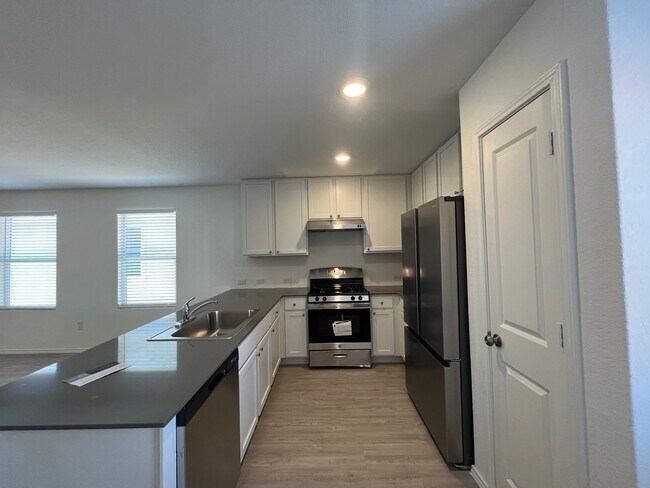 Building Photo - Charming 3/2 Home in Navarro Ranch