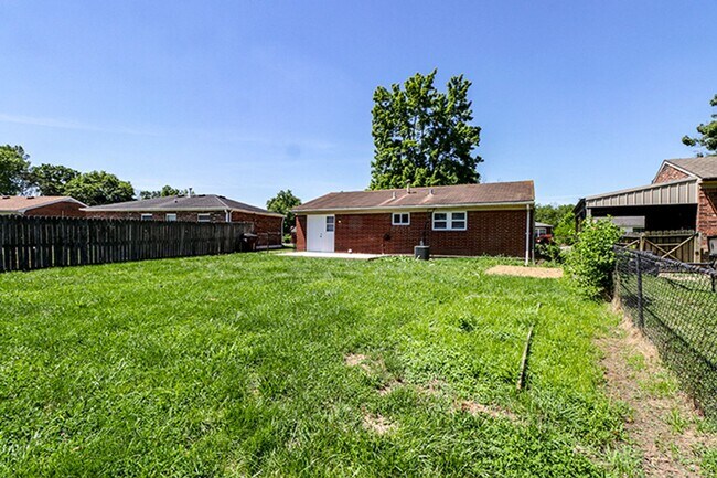 Building Photo - 3 Bedroom 1 Bath Fenced Shed Patio Brick Ranch Rental Home