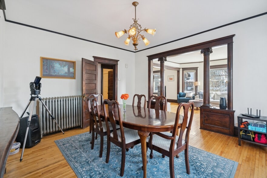 Building Photo - 2120 Emerson Ave S