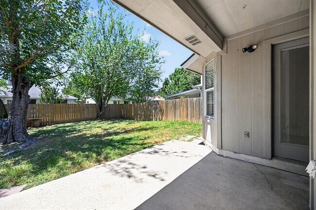 Building Photo - 14511 Oliphant St