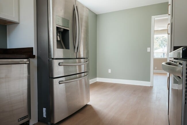 Building Photo - 332 Guilford St