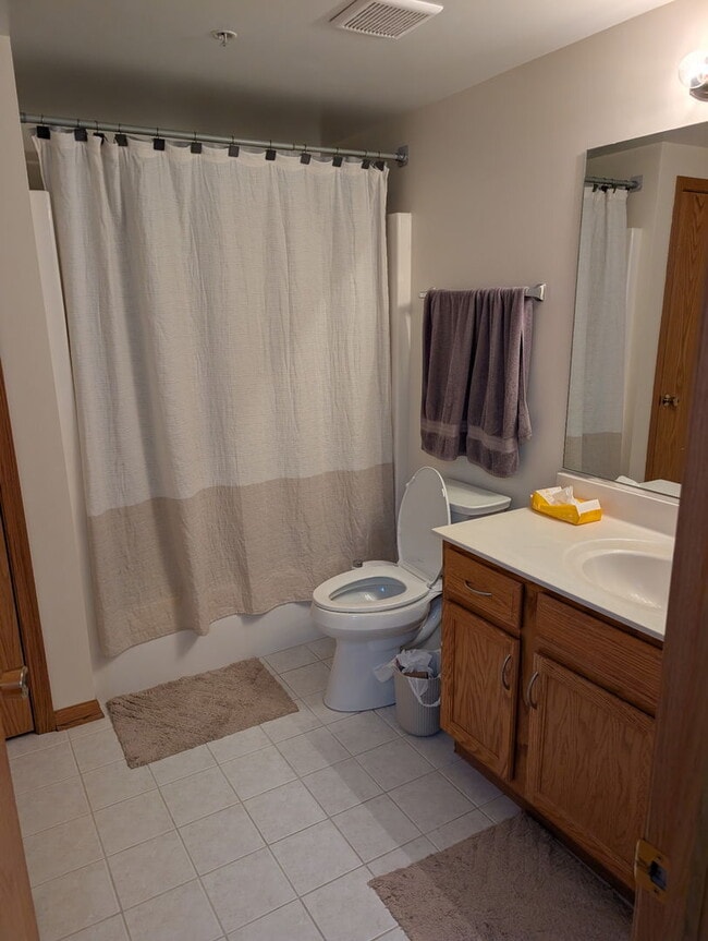 Building Photo - 16641 Liberty Cir