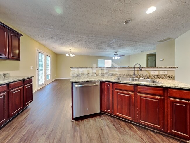 Building Photo - 889 Bramble Way