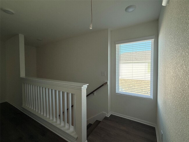 Building Photo - 408 Magnolia Ln