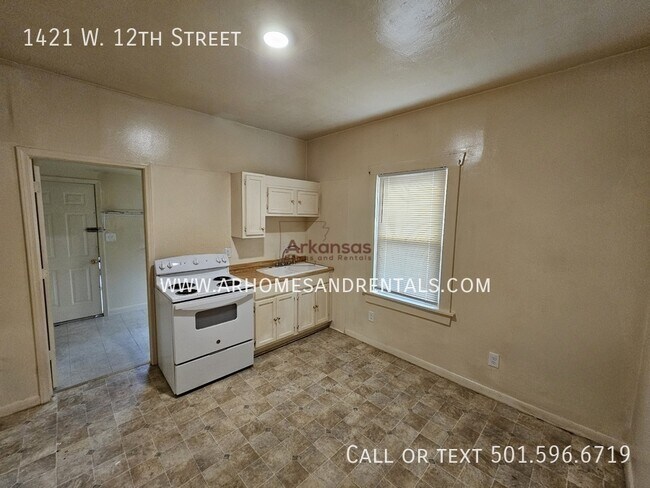 Building Photo - 1421 W 12th St